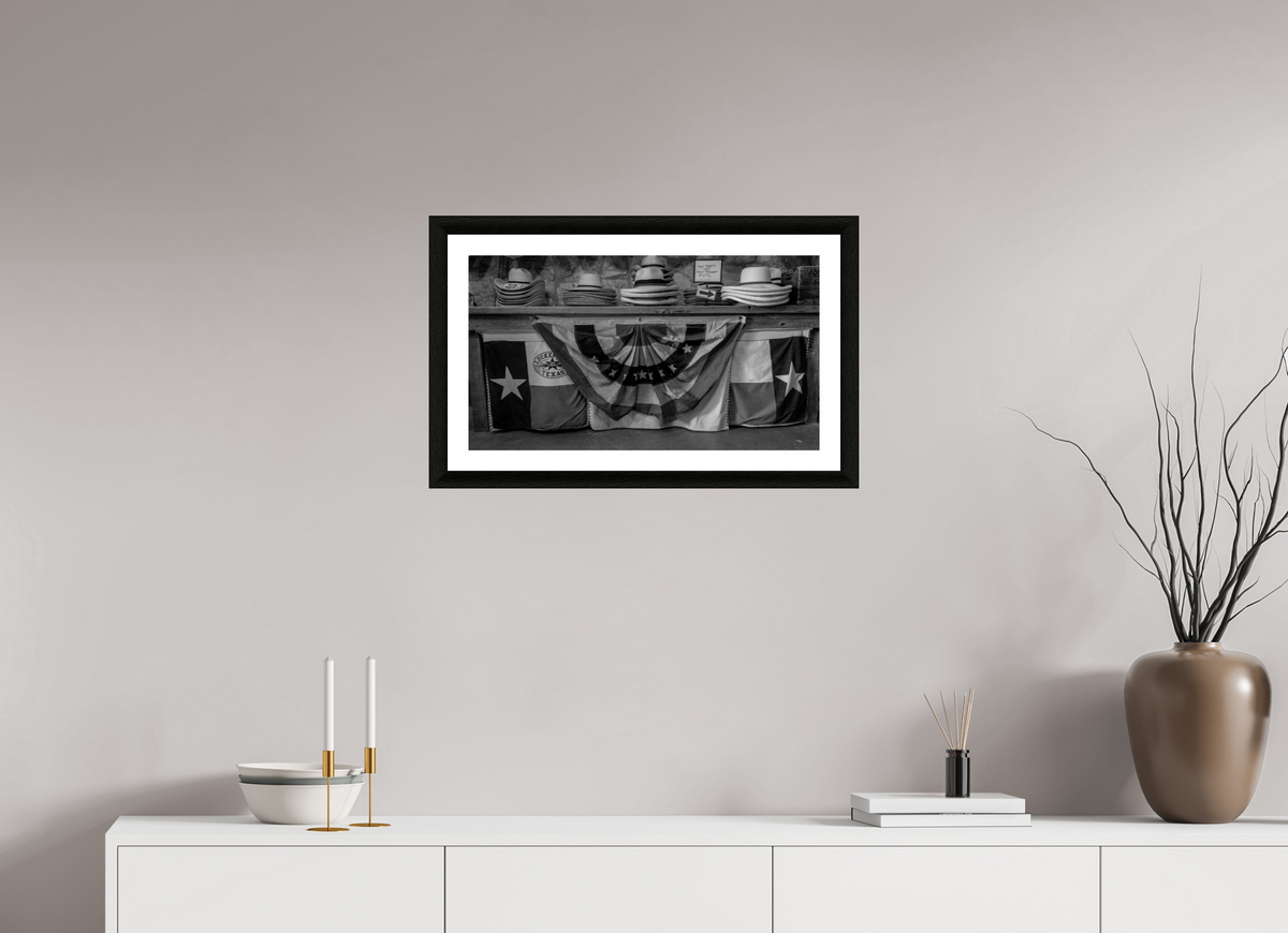 24 x 13.5″, B&W Print Texas Flag / Hat Table