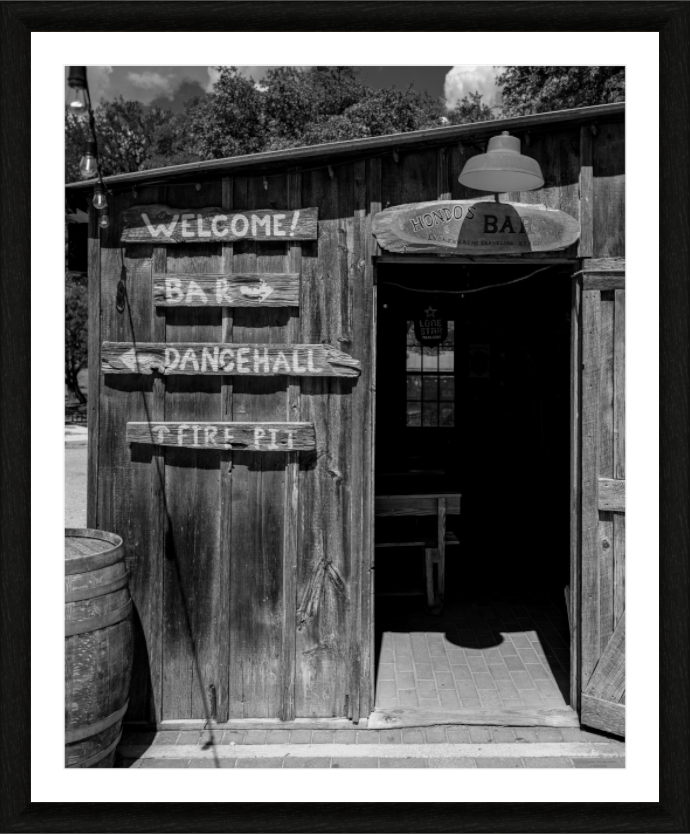 Main image Hondo’s Bar Entrance